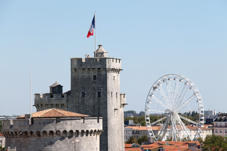 Vue sur les Tours Saint-Nicolas et de la Chaîne à La Rochelle