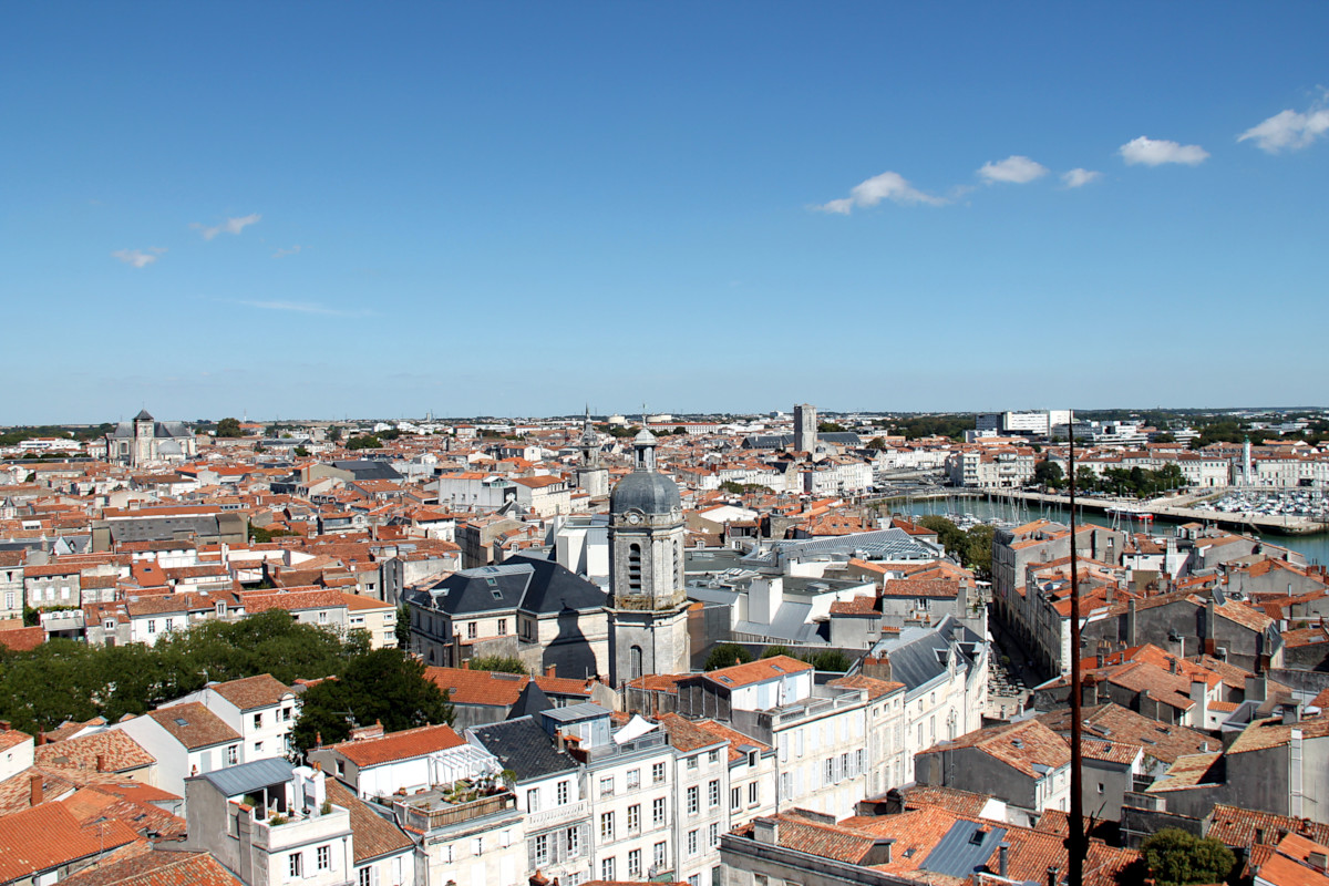 Vue sur le centre-ville depuis la Tour de la Lanterne à La Rochelle