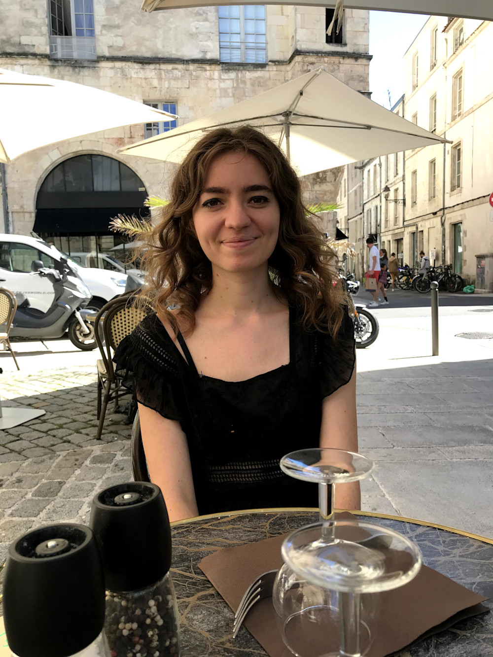 Lola au Café Molière à La Rochelle