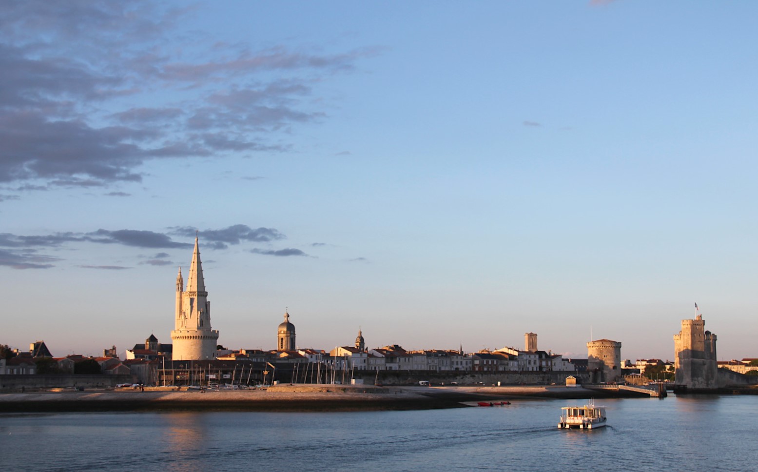 Vue sur La Rochelle au coucher de soleil