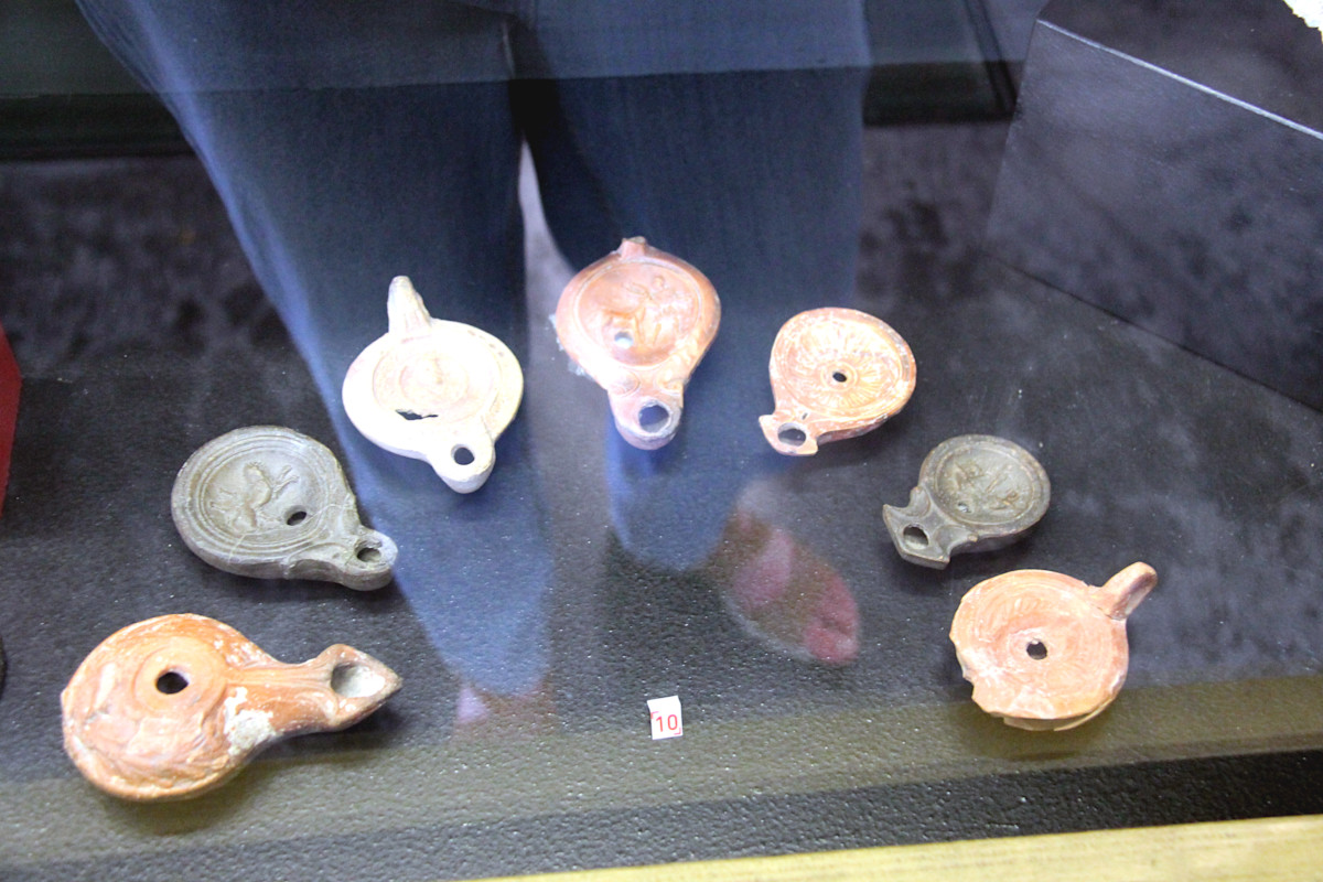 Lampes à huile du musée archéologique de Saintes