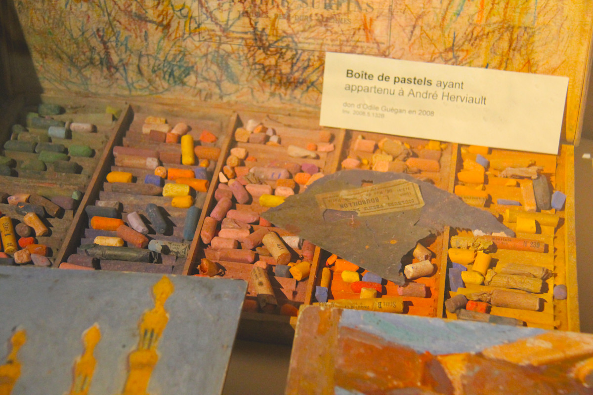 Boîte de pastels ayant appartenu à André Herviault - Musée de l'Echevinage à Saintes