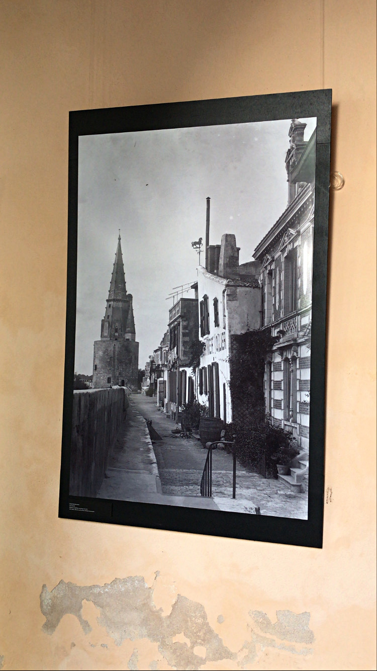 Exposition sur la photographie ancienne à la Rochelle au Cloître des Dames Blanches