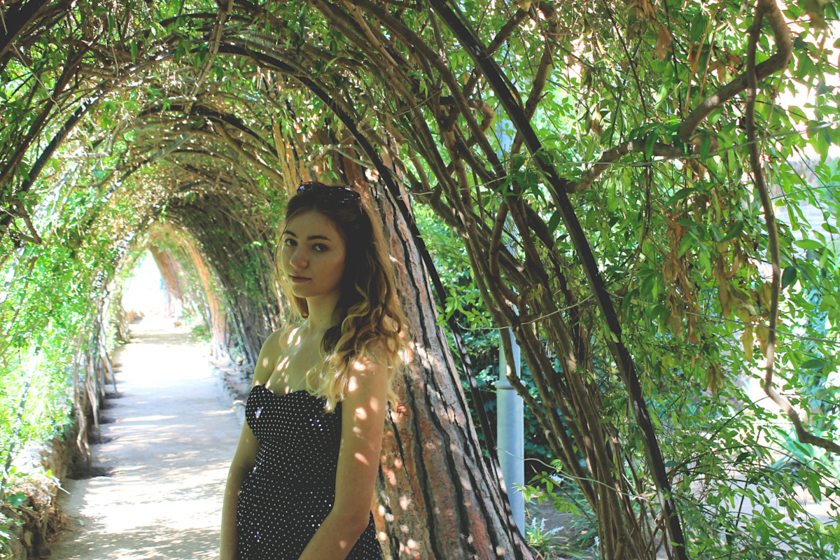 Lola au Parc Guëll à Barcelone