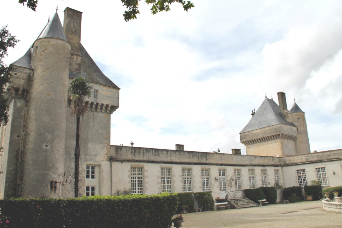 Château de Mornay à Saint-Pierre-de-l'Isle