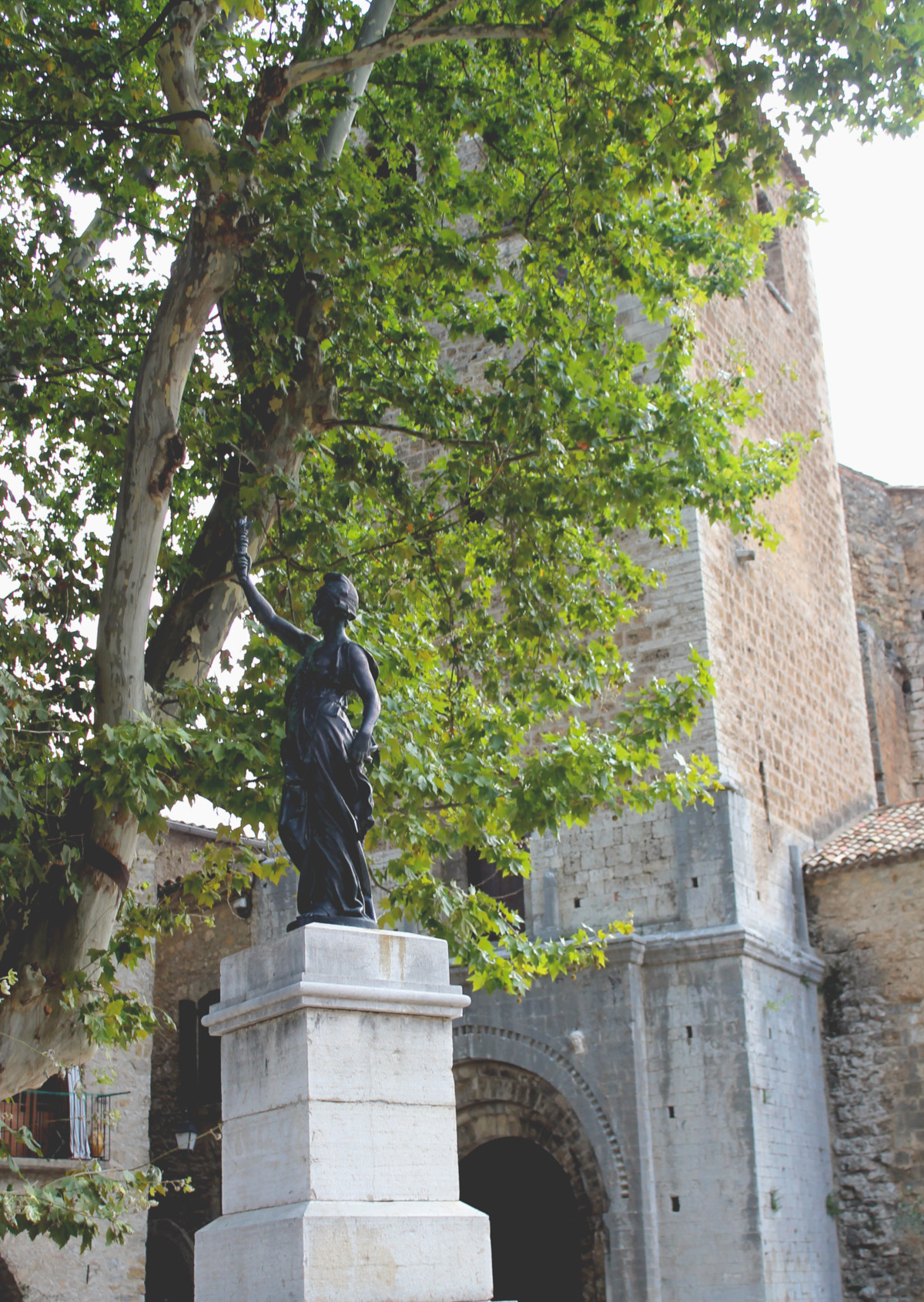 Place de la Liberté à Saint-Guilhem-le-Désert