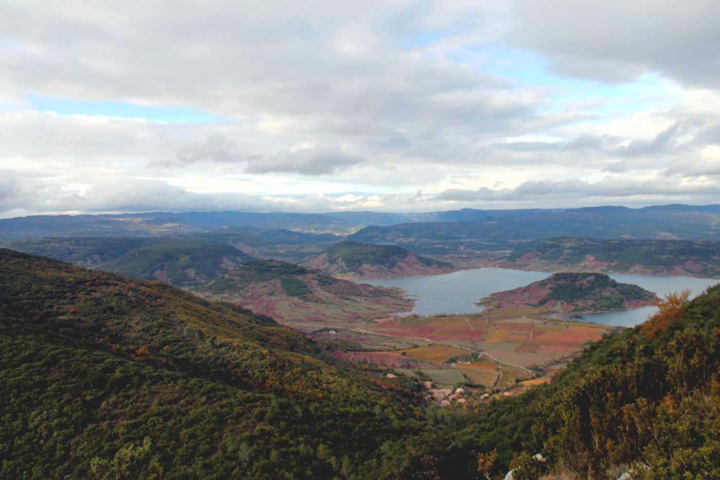 Lac du Salagou depuis le Mont Liausson