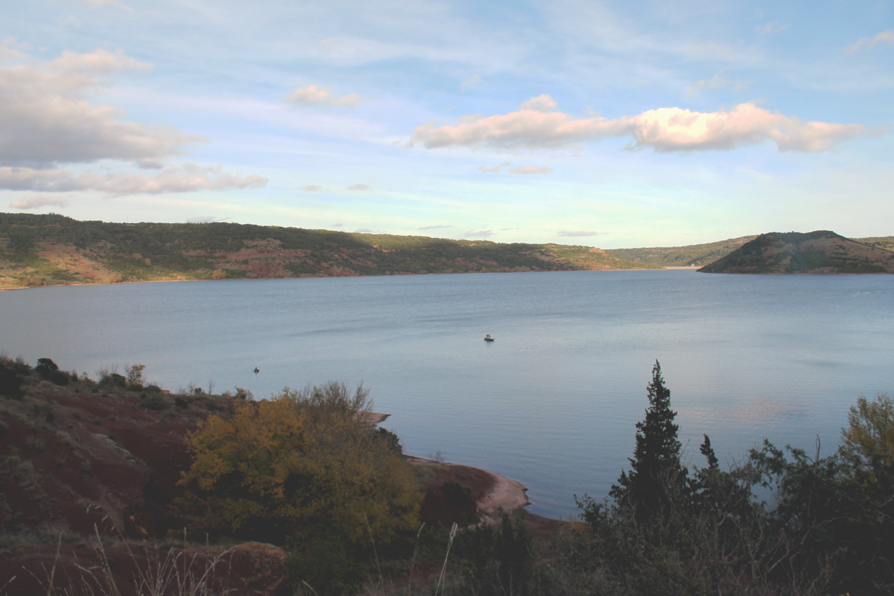 Lac du Salagou au coucher de soleil