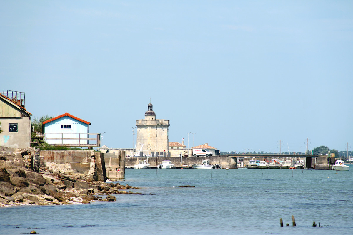 Vue sur le Fort Louvois depuis la Plage du Chapus à Bourcefranc-le-Chapus