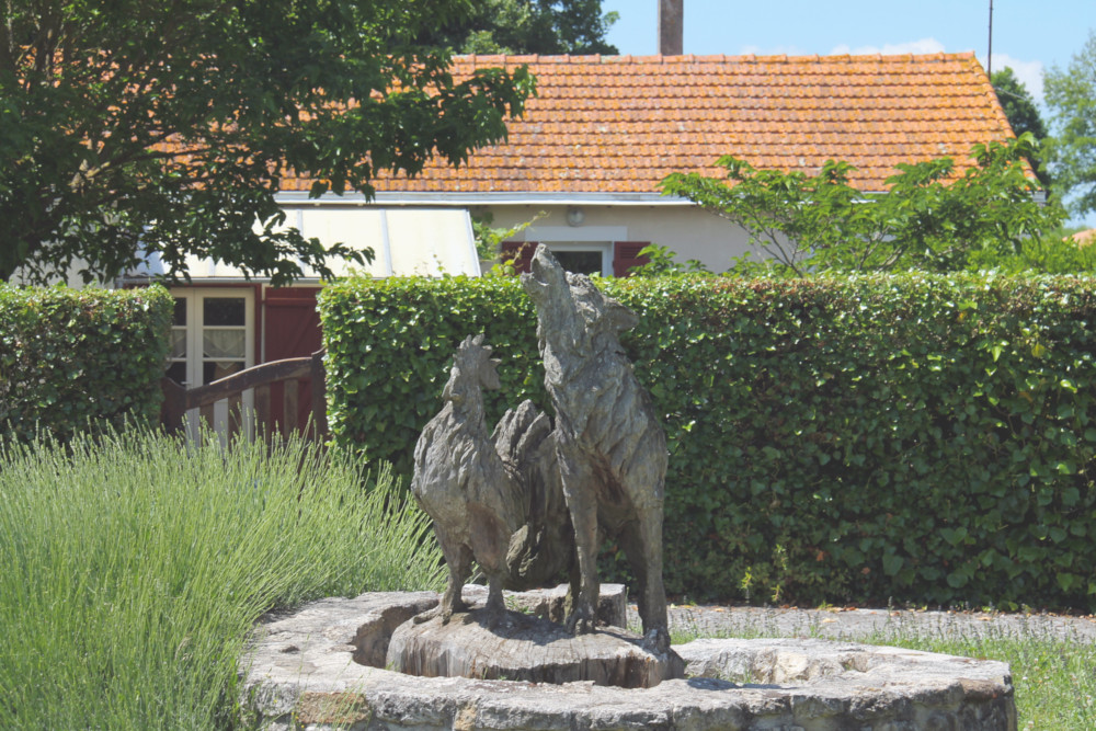 Statue alliance Québec-France à Brouage
